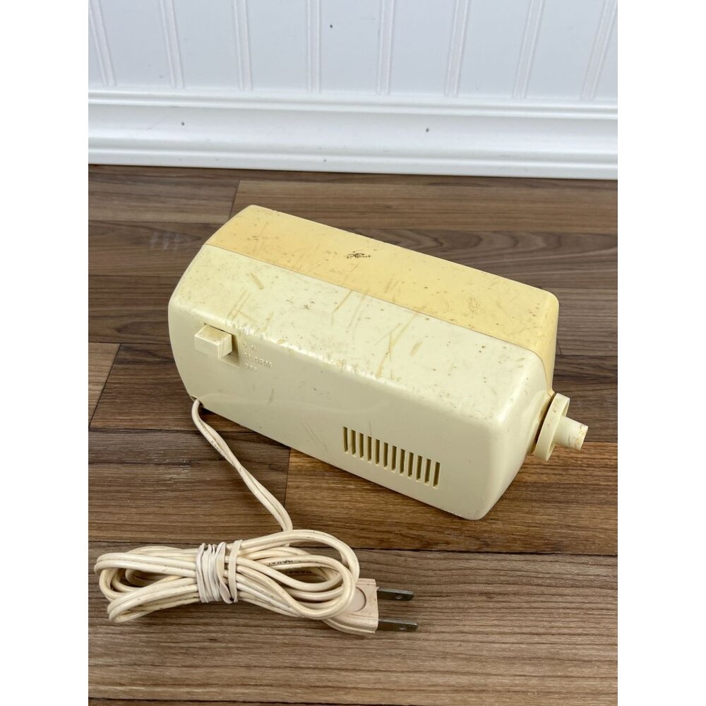 Vintage Seth Thomas Speed Read Lite Flip Alarm Clock 813 Model 0813 White Works! - Picture 9 of 10